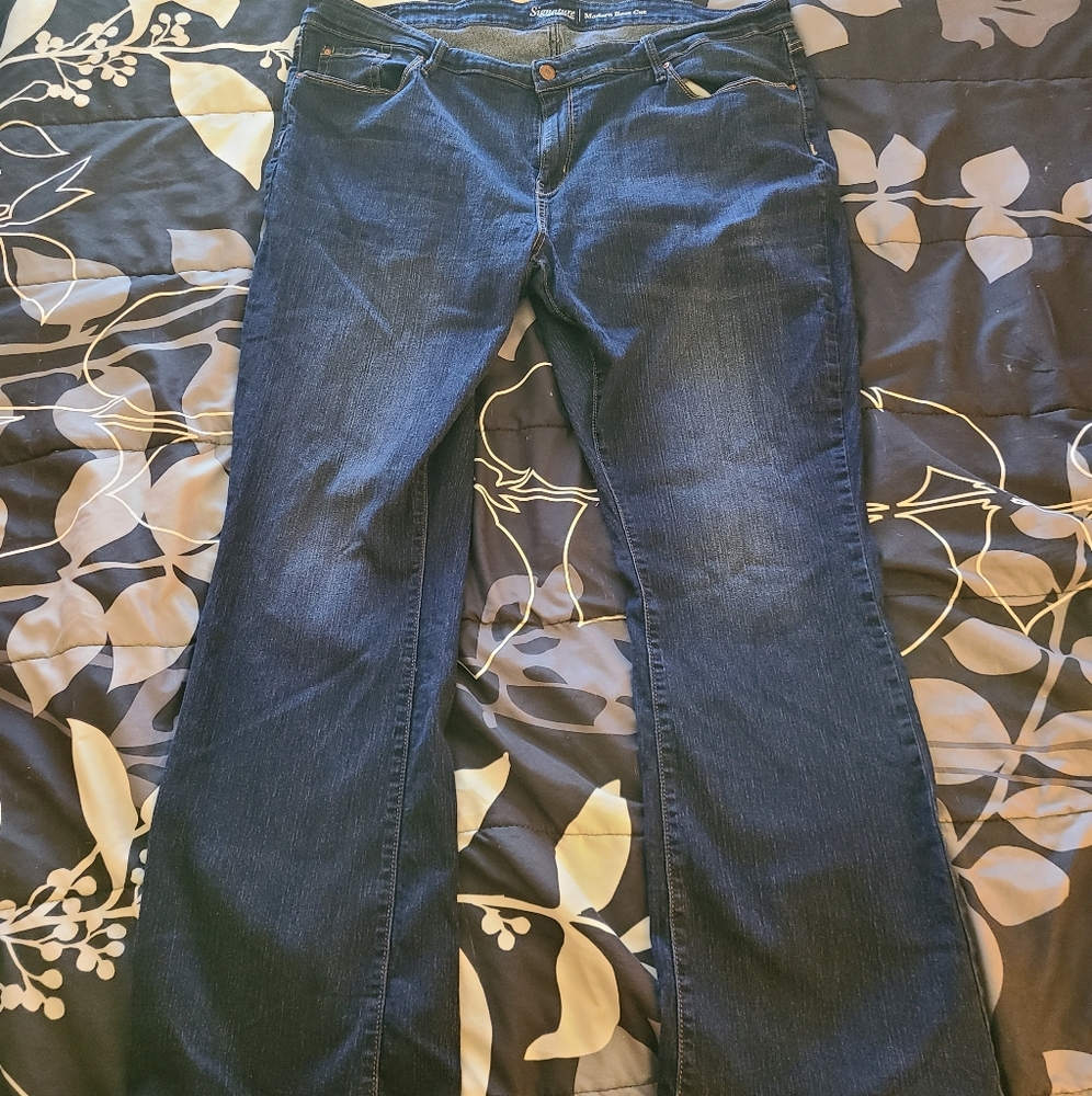 Signature Levi Strauss Women's Bootcut Jeans